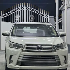 Toyota Highlander 2019