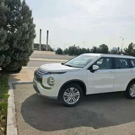 Mitsubishi Outlander 2023