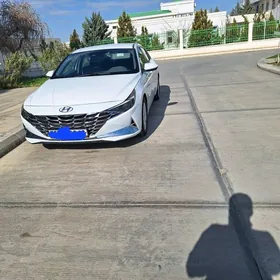 Hyundai Elantra 2022