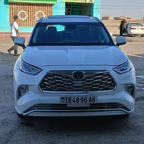 Toyota Highlander 2021