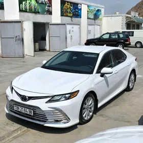Toyota Camry 2020