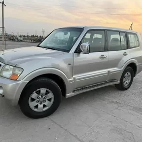Mitsubishi Pajero 2005