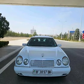 Mercedes-Benz E320 1999