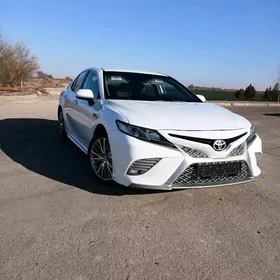 Toyota Camry 2019