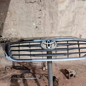 решетка радиатора Hilux