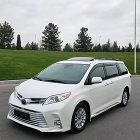 Toyota Sienna 2020