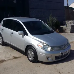 Nissan Versa 2011
