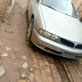 Mitsubishi Diamante 1996