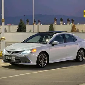 Toyota Camry 2018