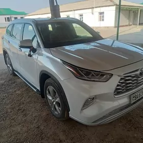 Toyota Highlander 2022