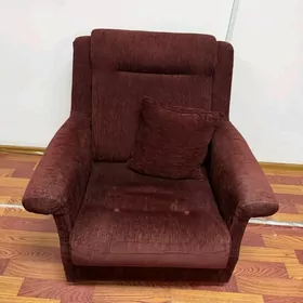 Диван и два кресла