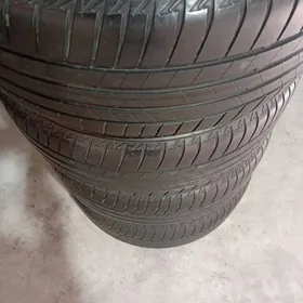 235 45 18 Bredistone