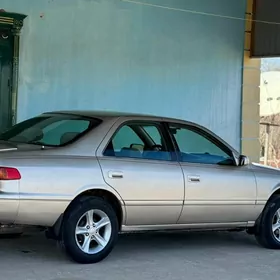 Toyota Camry 2000