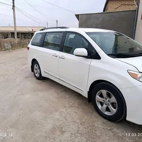 Toyota Sienna 2017