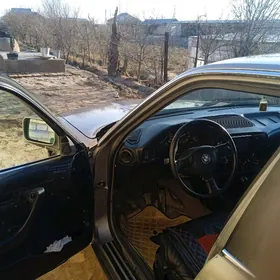 BMW 520 1989