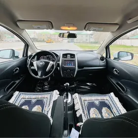 Nissan Versa 2019