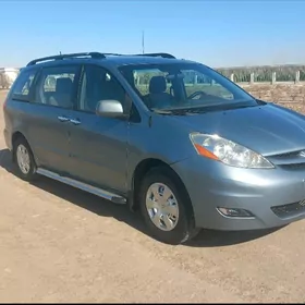 Toyota Sienna 2008