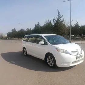 Toyota Sienna 2010