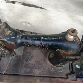 Швейная машинга  Singer