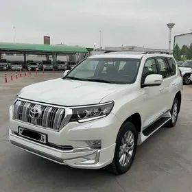 Toyota Land Cruiser Prado 2023