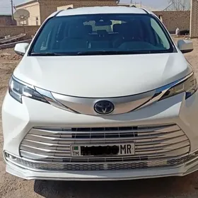 Toyota Sienna 2022