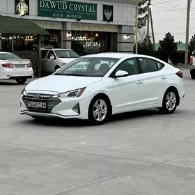 Hyundai Elantra 2020