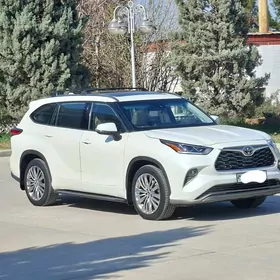 Toyota Highlander 2021