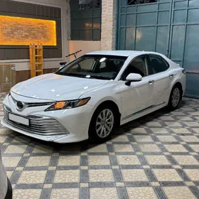 Toyota Camry 2020
