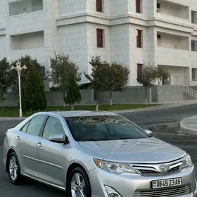 Toyota Camry 2014