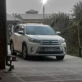 Toyota Highlander 2019