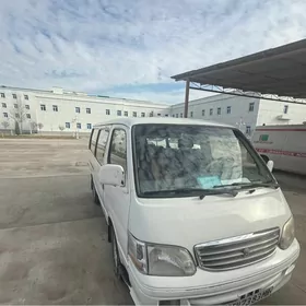 Toyota Hiace 2014
