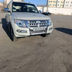Mitsubishi Pajero 2017
