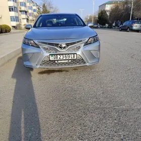 Toyota Camry 2018