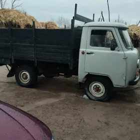 UAZ Profi 1984