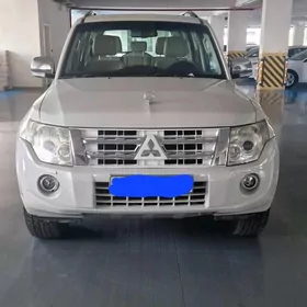Mitsubishi Pajero 2013