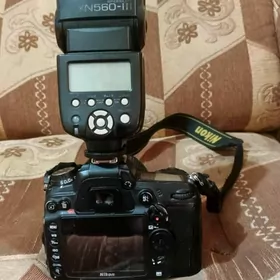 Nikon D 7000