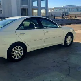 Toyota Camry 2004