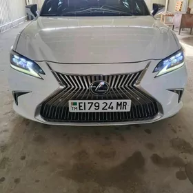 Lexus ES 2019