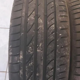 245 40 18 sailun 1 st