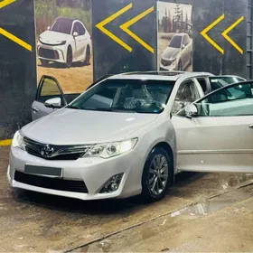 Toyota Camry 2014
