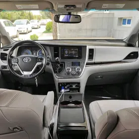 Toyota Sienna 2017