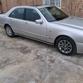Mercedes-Benz E320 1996