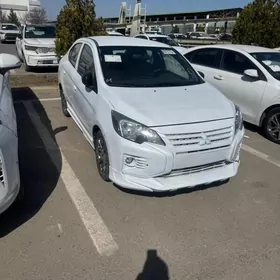 Mitsubishi Attrage 2022