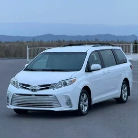 Toyota Sienna 2016