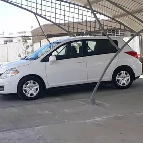 Nissan Versa 2011