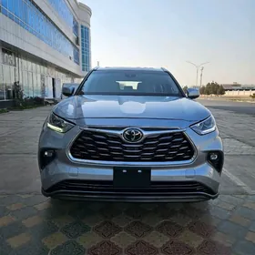 Toyota Highlander 2021