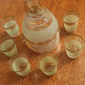 графин с рюмками