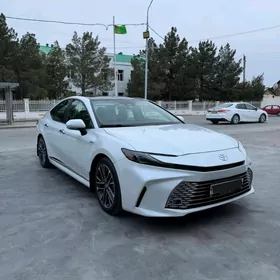 Toyota Camry 2025