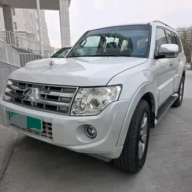 Mitsubishi Pajero 2013