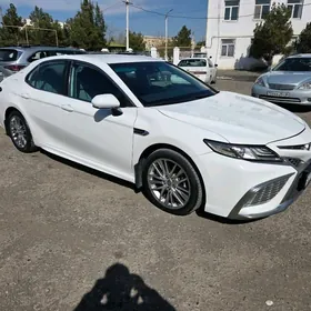 Toyota Camry 2021
